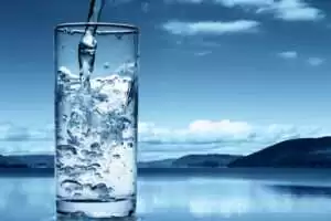 Значение поговорки 'Вода воду гонит'